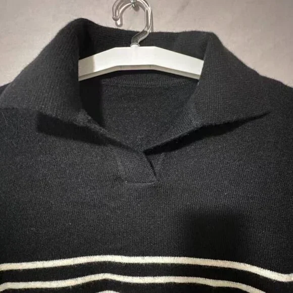 Black and White Striped Women's Sweater （L/XL） - Picture 5 of 16